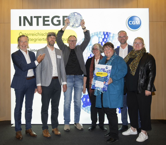  Erwin Jobst (Sales, CGM); Mag. Gerhard Kropik (Ö Gesundheitskasse); Dr. Andreas Schneider (Psychiatriekoordinator NÖ); Mag. Beate Missoni (GS 3 Amt der NÖ Landesregierung); DGKP Renate Gabler-Mostler (Demenzkoordinatorin NÖ); Andreas Augeneder (Vertriebsleitung, CGM); DGKP Daniela Schrefl, BSc, MSc (GS 3 Amt der NÖ Landesregierung). Foto: Springer-Verlag